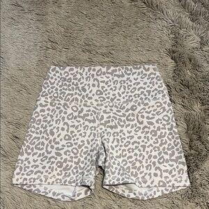 90 Degree By Reflex Leopard Print Bike Shorts White and Gray